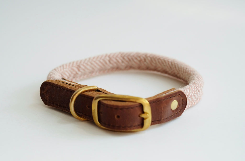 Rolled Tweed Dog Collar Rose